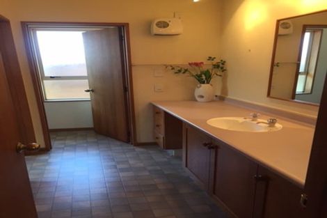 Photo of property in 2/395 Ilam Road, Bryndwr, Christchurch, 8053