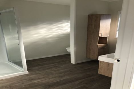 Photo of property in 8 Heaton Grove, Chatswood, Auckland, 0626