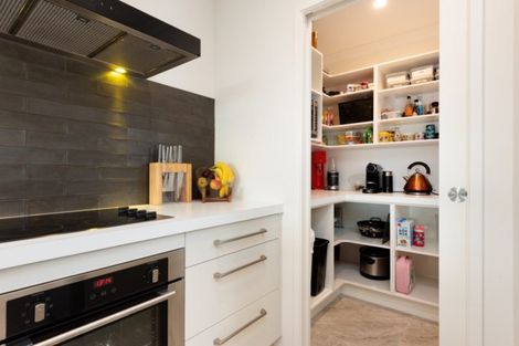 Photo of property in 35 Ballintoy Park Drive, Welcome Bay, Tauranga, 3175