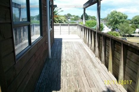 Photo of property in 10 Kayle Glen, West Harbour, Auckland, 0618