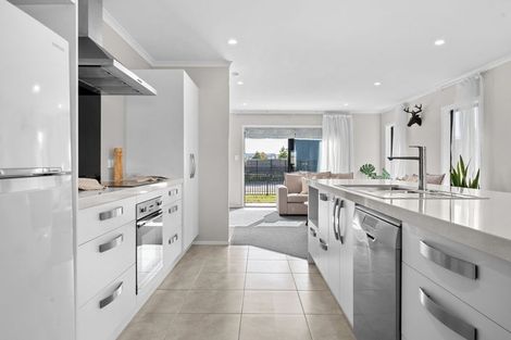 Photo of property in 17 Anna Jean Crescent, Flagstaff, Hamilton, 3210