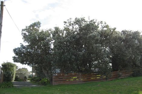 Photo of property in 668 Waikawa Beach Road, Waikawa Beach, Manakau, 5573