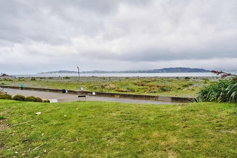 Photo of property in 53 Pukatea Street, Eastbourne, Lower Hutt, 5013