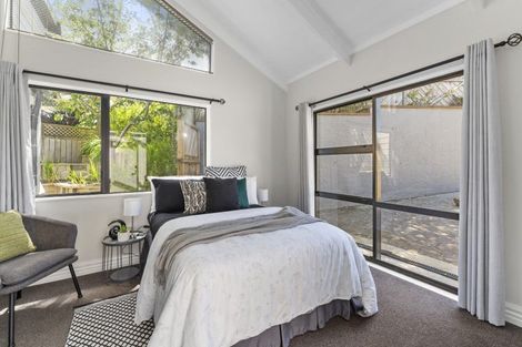 Photo of property in 15 Observatory Close, Whitby, Porirua, 5024