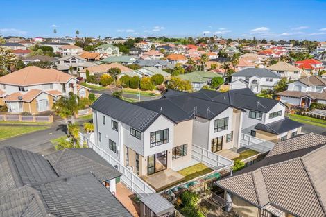 Photo of property in 4 Auden Close, Somerville, Auckland, 2014