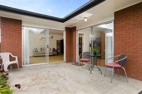 Photo of property in 14 Lynette Place, Mangere, Auckland, 2022