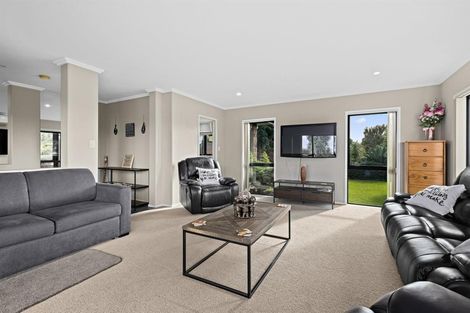 Photo of property in 5 Omana Avenue, Shelly Beach, Helensville, 0874