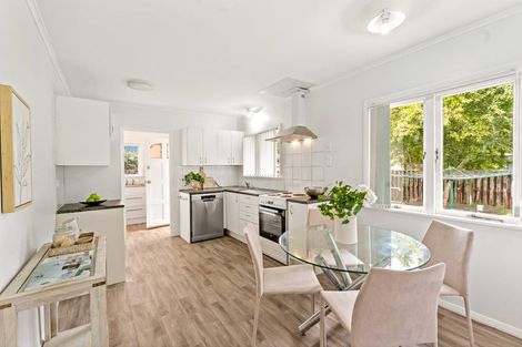 Photo of property in 66a Sutton Crescent, Papakura, 2110