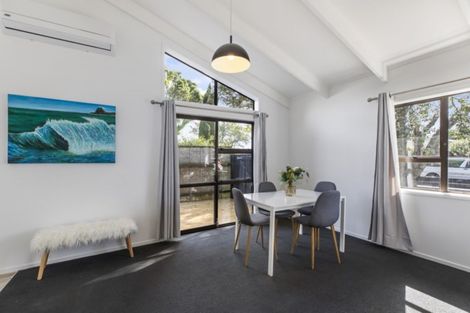 Photo of property in 2a Pinedale Place, Henderson, Auckland, 0610