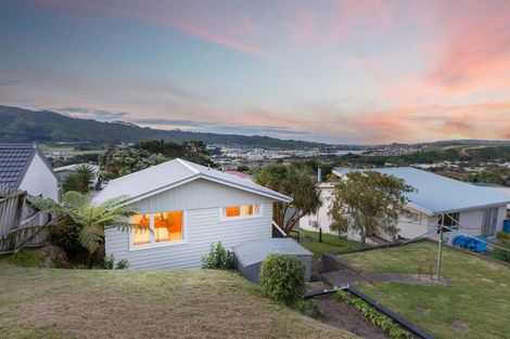 Photo of property in 37 Ernest Street, Ranui, Porirua, 5024