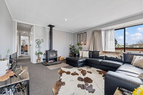 Photo of property in 1 Waitara Place, Tokoroa, 3420