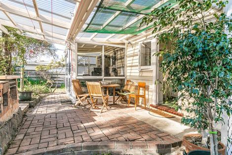 Photo of property in 18 Ngataringa Road, Devonport, Auckland, 0624