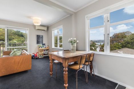 Photo of property in 31 Airlie Road, Plimmerton, Porirua, 5026