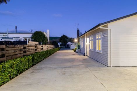 Photo of property in 10 Huxley Street, Pahiatua, 4910