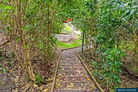 Photo of property in 10 Ardern Avenue, Stanmore Bay, Whangaparaoa, 0932