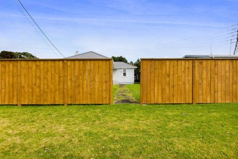 Photo of property in 31 Paritutu Road, Spotswood, New Plymouth, 4310