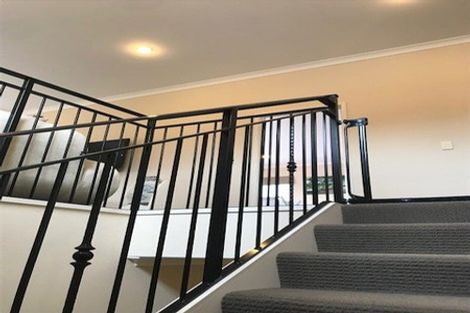 Photo of property in 10 Oak Bark Drive, Schnapper Rock, Auckland, 0632