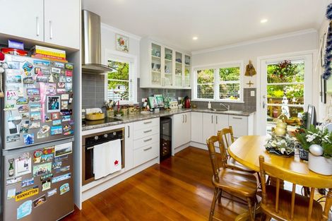 Photo of property in 10b Tiwakawaka Grove, Heretaunga, Upper Hutt, 5018