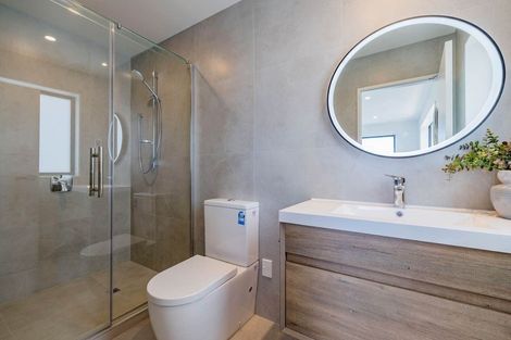 Photo of property in 30 Colliston Rise, Pinehill, Auckland, 0632