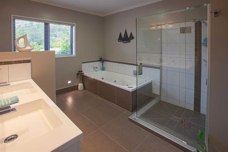 Photo of property in 41 Arcadia Place, Seaward Bush, Invercargill, 9812