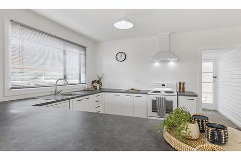 Photo of property in 30 Factory Road, Belfast, Christchurch, 8051