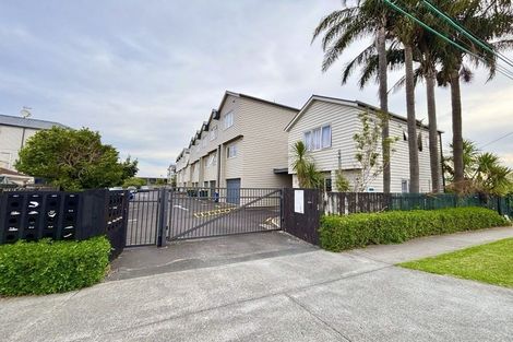 Photo of property in 2/49 Henderson Valley, Henderson, Auckland, 0612