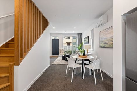 Photo of property in 2/30 Pirie Street, Mount Victoria, Wellington, 6011