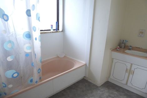 Photo of property in 19 Gladys Place, Kelvin Grove, Palmerston North, 4414