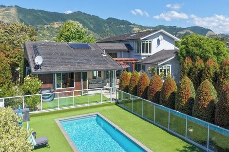 Photo of property in 16 Aratia Way, Richmond, 7020