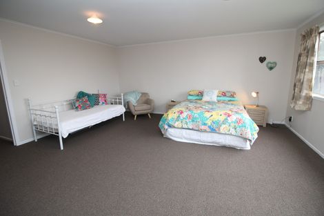 Photo of property in 20 Tui Crescent, Manurewa, Auckland, 2102