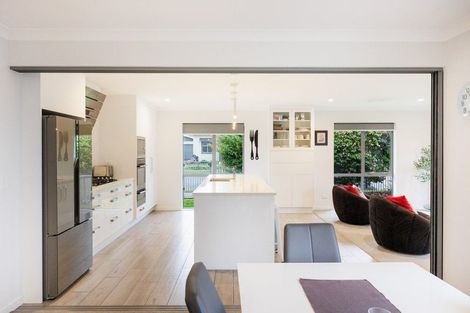 Photo of property in 27 Titoki Street, Palmerston North, 4414