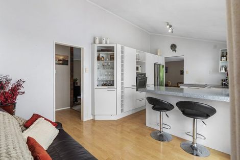 Photo of property in 66 Gledstane Road, Stanmore Bay, Whangaparaoa, 0932