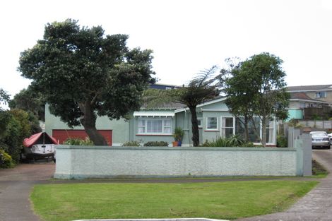 Photo of property in 33 Hamblyn Street, Strandon, New Plymouth, 4312
