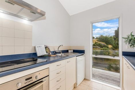 Photo of property in 9/124 Redwood Avenue, Tawa, Wellington, 5028