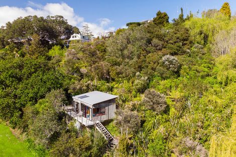 Photo of property in 16 Martin Road, Matakana, 0985