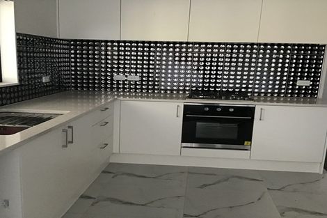 Photo of property in 18 Brunner Road, Glen Eden, Auckland, 0602