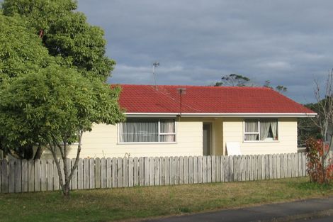 Photo of property in 4 Sunline Avenue, Massey, Auckland, 0614
