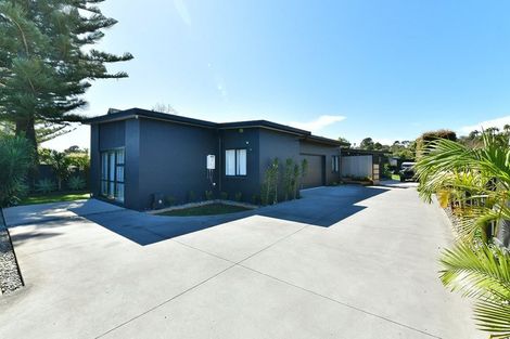 Photo of property in 73 The Circle, Manly, Whangaparaoa, 0930