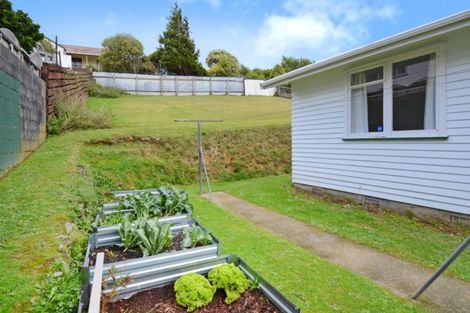 Photo of property in 5 Greenwich Grove, Stokes Valley, Lower Hutt, 5019
