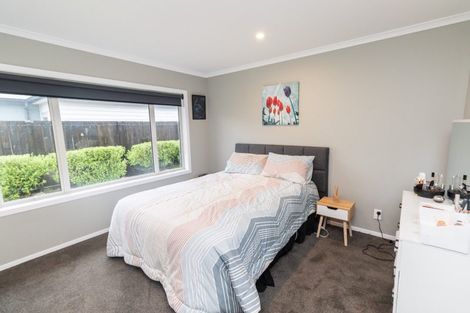 Photo of property in 51 Grovedale Square, Wainuiomata, Lower Hutt, 5014