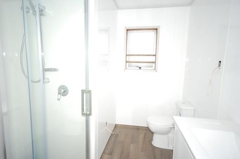 Photo of property in 52 Rosewarne Crescent, Glendene, Auckland, 0602