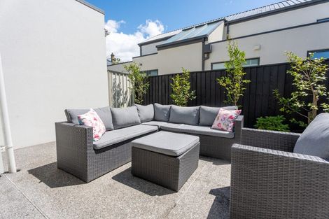 Photo of property in 2/64 Holly Road, St Albans, Christchurch, 8014