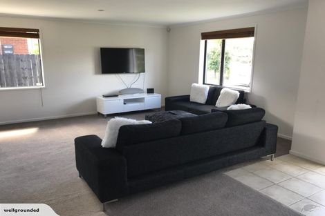 Photo of property in 60 Roberta Crescent, Orewa, 0931