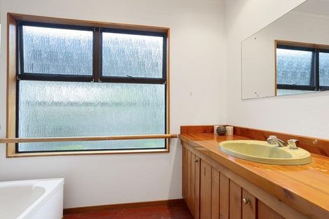 Photo of property in 807 West Coast Road, Oratia, Auckland, 0604