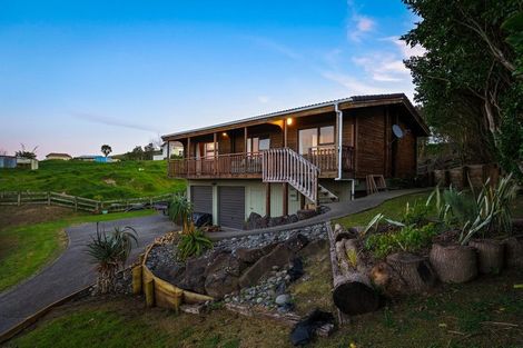 Photo of property in 17e Nelson Street, Helensville, 0800