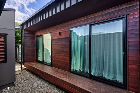 Photo of property in 15 Rua Street, Lyall Bay, Wellington, 6022