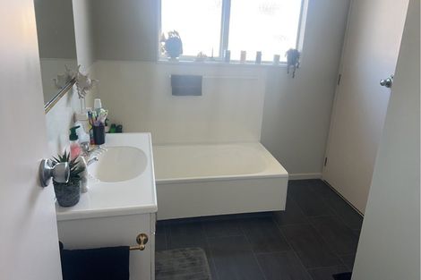 Photo of property in 2 Winslow Place, Levin, 5510