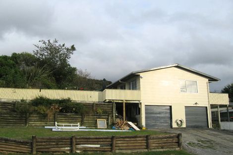 Photo of property in 3 Oaklands Grove, Clouston Park, Upper Hutt, 5018