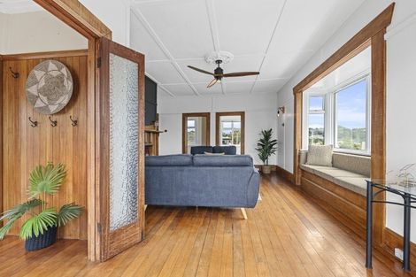 Photo of property in 50 Bayly Road, Blagdon, New Plymouth, 4310