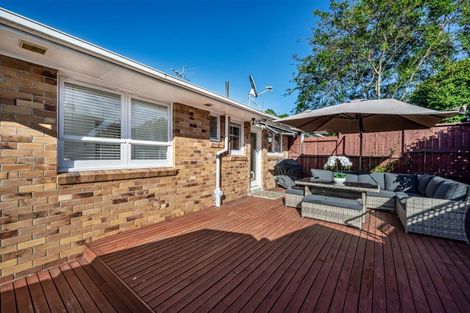 Photo of property in 2/77 Alexander Street, Cockle Bay, Auckland, 2014